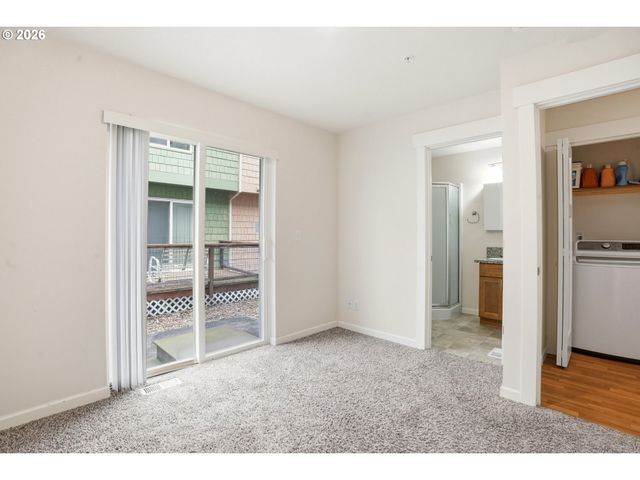 427 HARRIS Ln 14, Oregon City, OR 97045