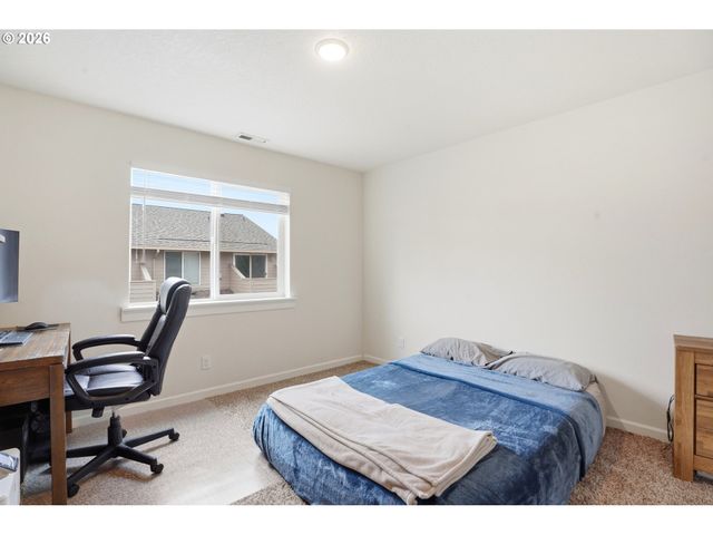 427 HARRIS Ln 14, Oregon City, OR 97045