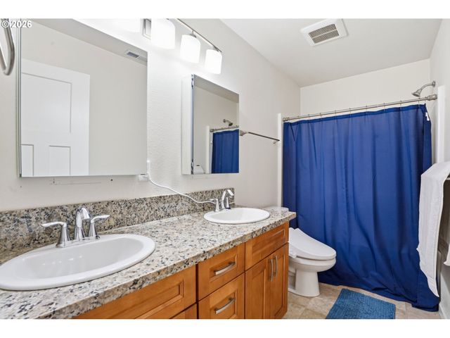 427 HARRIS Ln 14, Oregon City, OR 97045