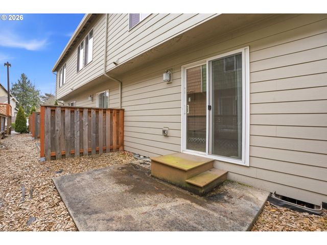 427 HARRIS Ln 14, Oregon City, OR 97045