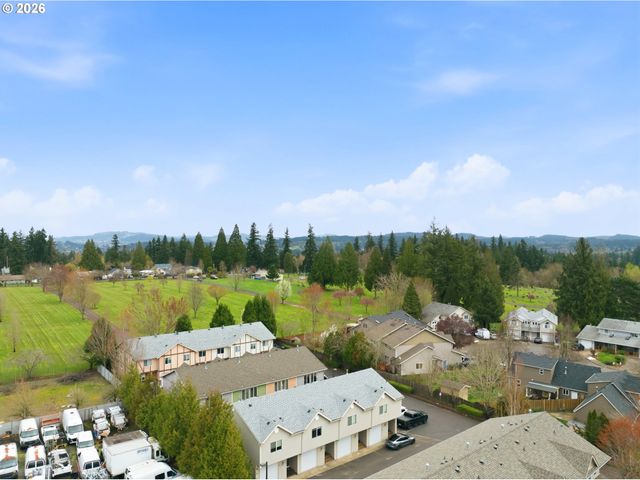 427 HARRIS Ln 14, Oregon City, OR 97045