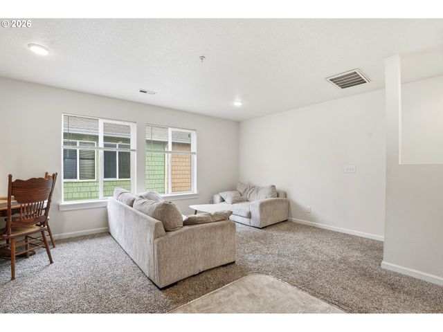 427 HARRIS Ln 14, Oregon City, OR 97045