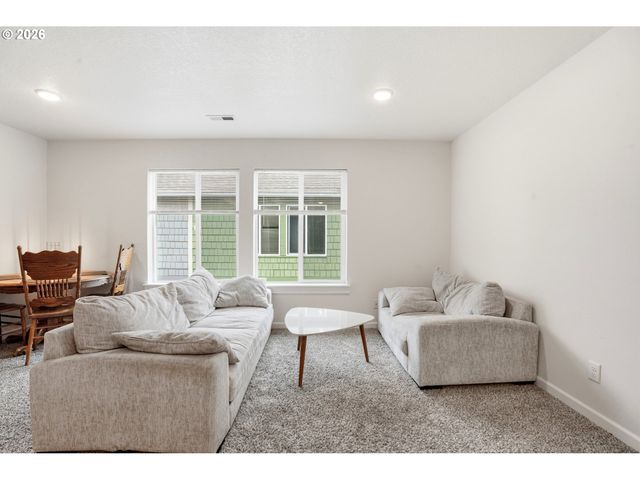 427 HARRIS Ln 14, Oregon City, OR 97045