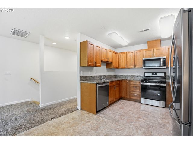 427 HARRIS Ln 14, Oregon City, OR 97045