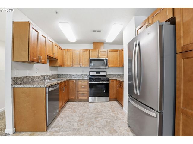 427 HARRIS Ln 14, Oregon City, OR 97045