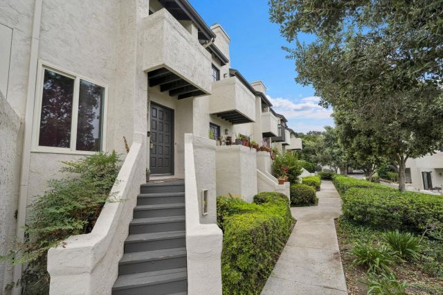1235 River Glen Row 83, San Diego, CA 92111