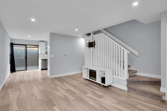 1235 River Glen Row 83, San Diego, CA 92111