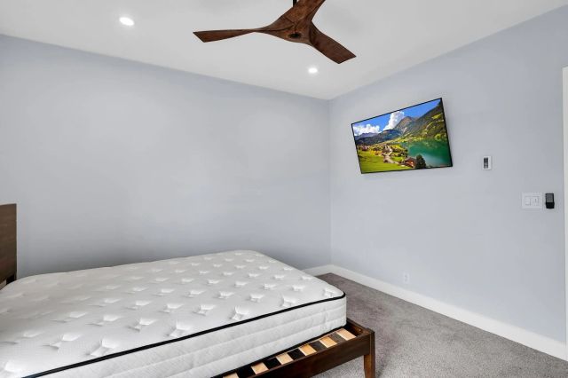 1235 River Glen Row 83, San Diego, CA 92111