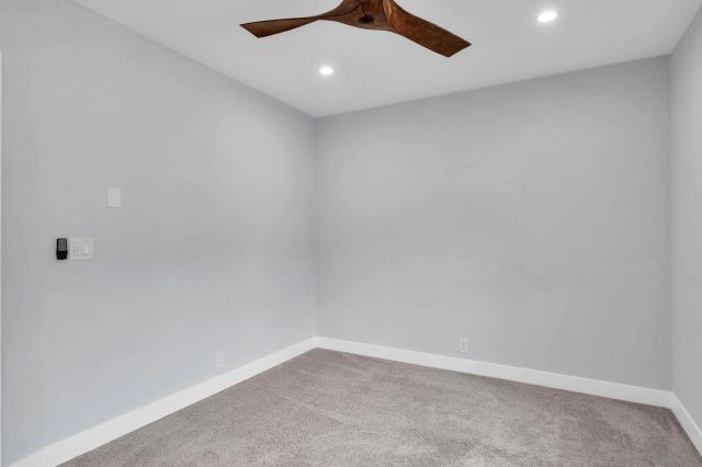 1235 River Glen Row 83, San Diego, CA 92111