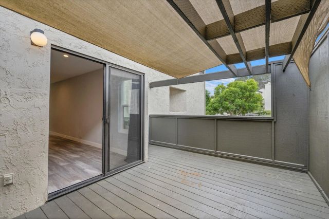 1235 River Glen Row 83, San Diego, CA 92111
