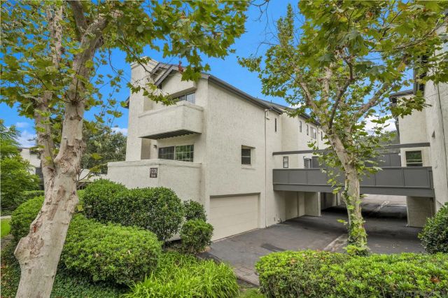 1235 River Glen Row 83, San Diego, CA 92111