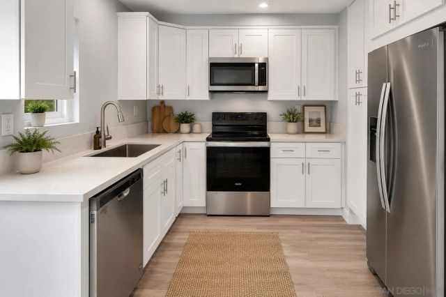 1235 River Glen Row 83, San Diego, CA 92111