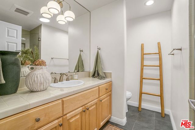 837 Lincoln Boulevard 3, Santa Monica, CA 90403