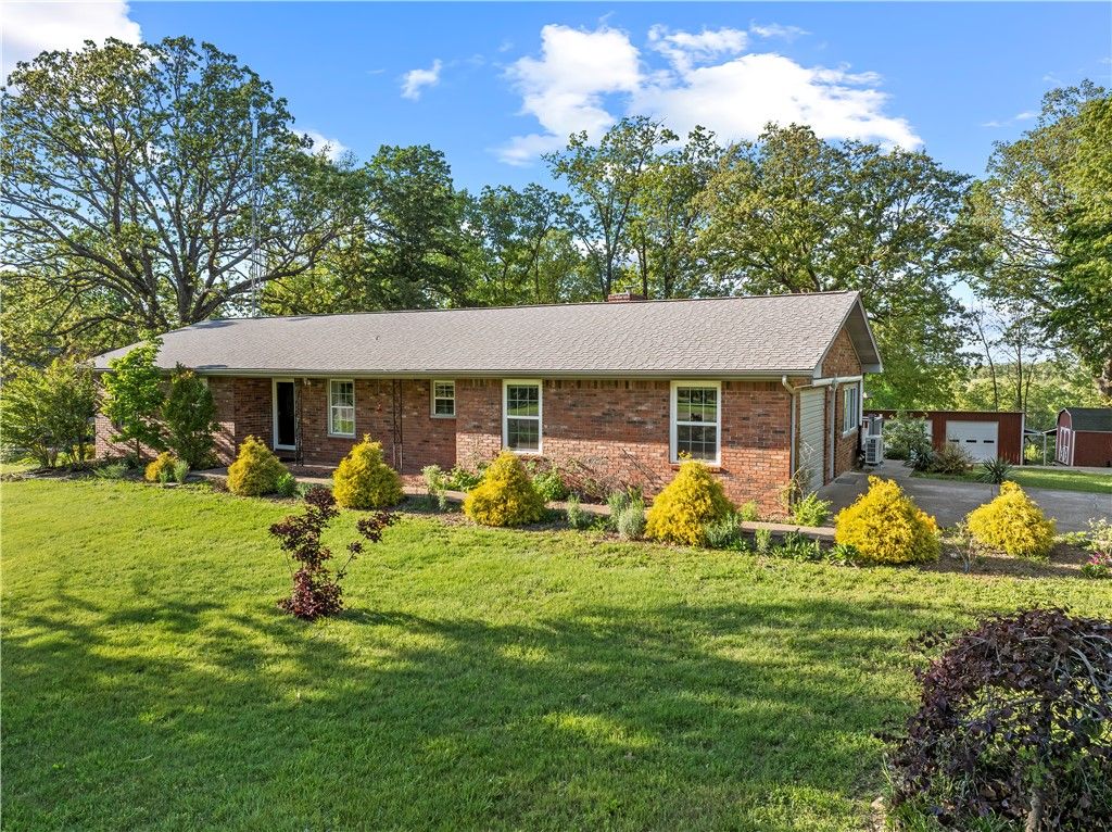 1640 Wolf Springs Road, Harrison, AR 72601
