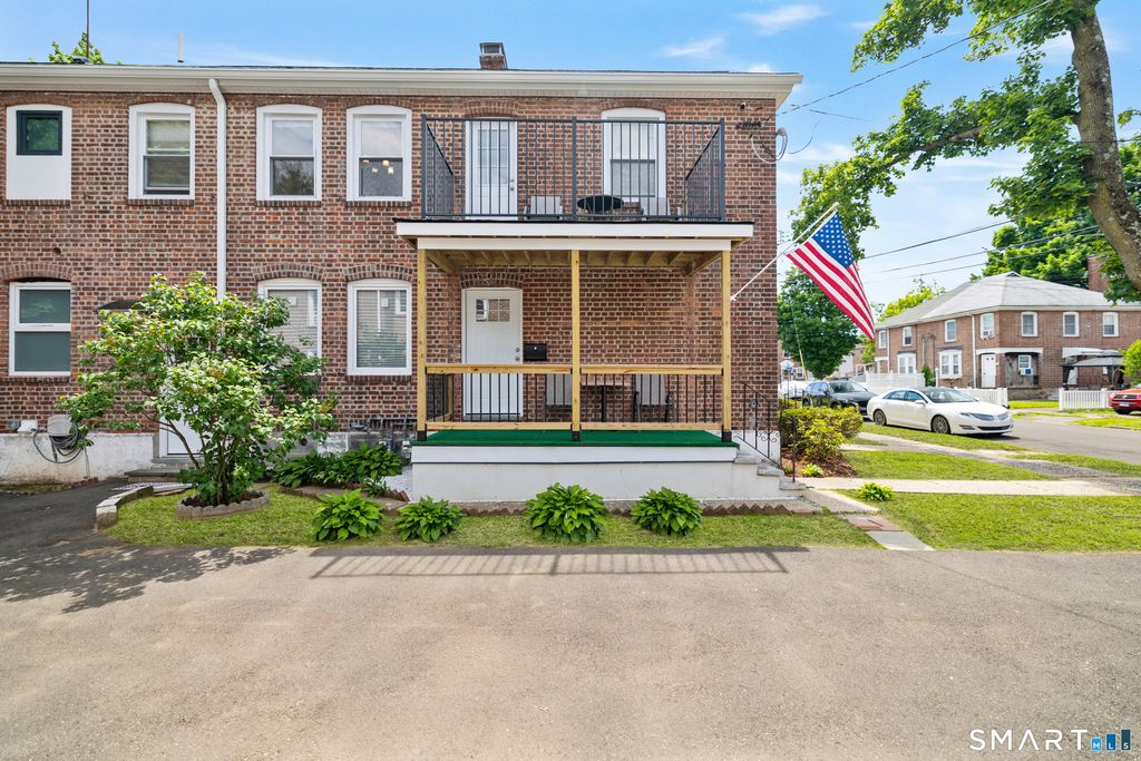 22-26 Carver Street, Bridgeport, CT 06610