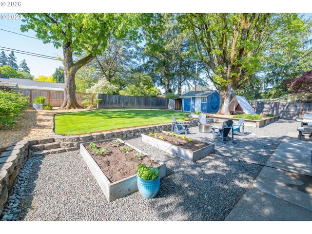 12320 Sw TREMONT St, Portland, OR 97225