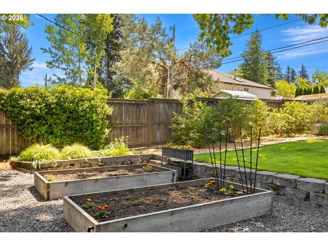 12320 Sw TREMONT St, Portland, OR 97225