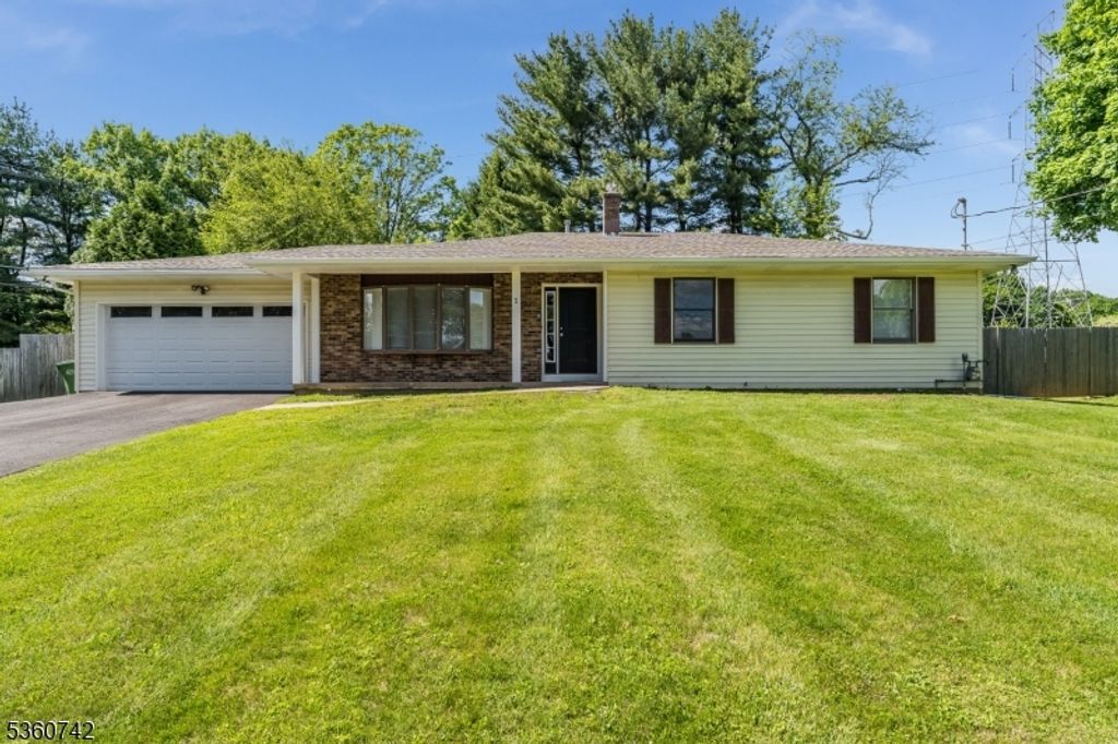 1 Whaley St, Holland Twp., NJ 08848
