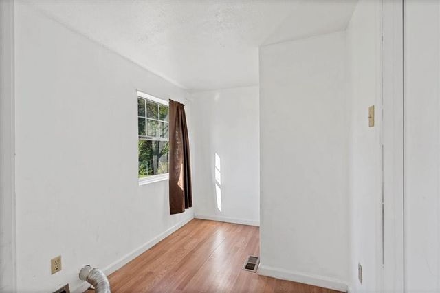 1900 Ewing Avenue, Kansas City, MO 64126