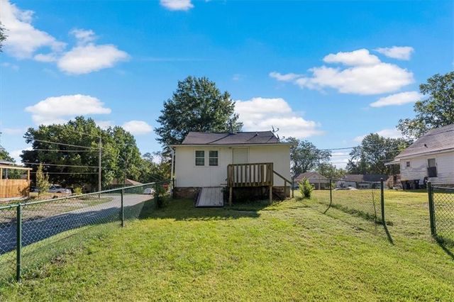 1900 Ewing Avenue, Kansas City, MO 64126