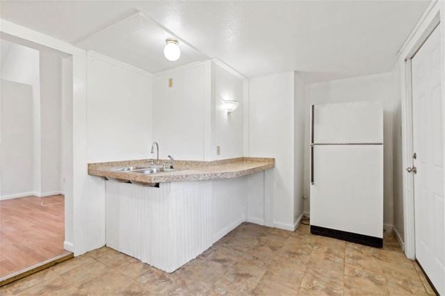 1900 Ewing Avenue, Kansas City, MO 64126