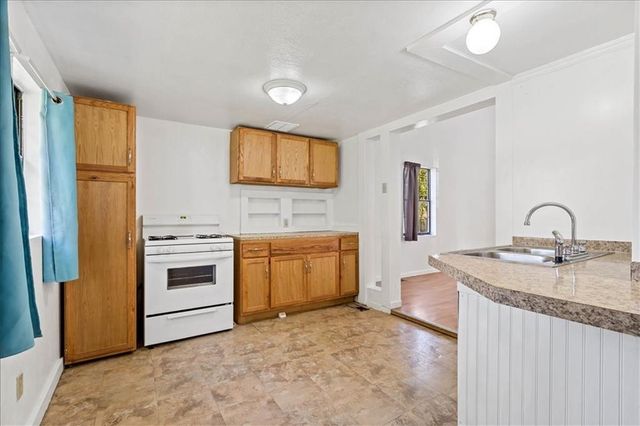 1900 Ewing Avenue, Kansas City, MO 64126
