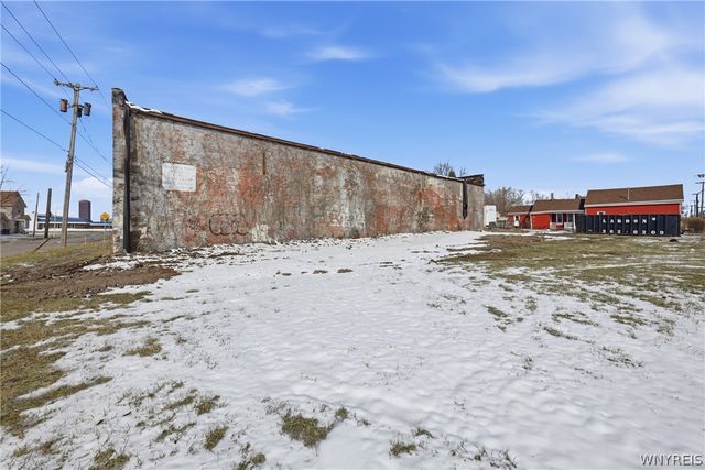 688 East Eagle Street N, Buffalo, NY 14210