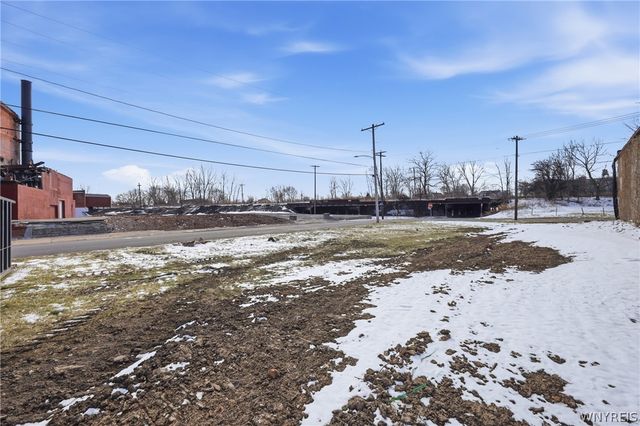 688 East Eagle Street N, Buffalo, NY 14210