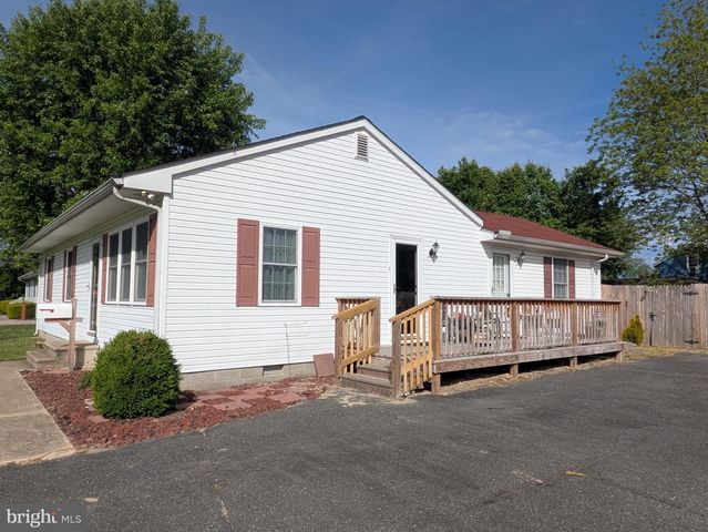 120 E LOCUST ST, Seaford, DE 19973