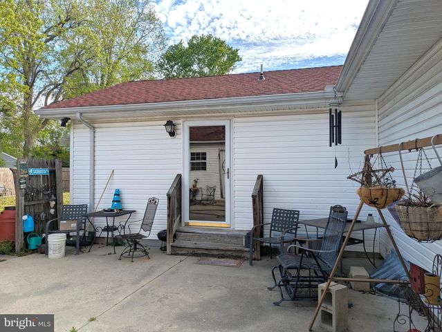 120 E LOCUST ST, Seaford, DE 19973
