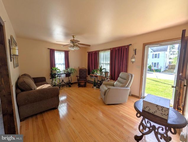 120 E LOCUST ST, Seaford, DE 19973