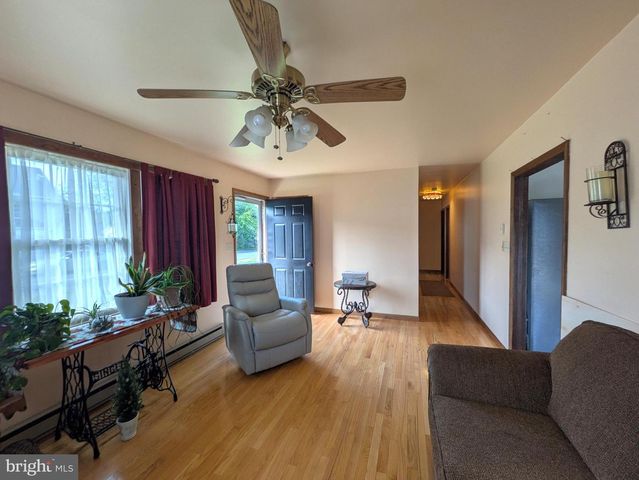 120 E LOCUST ST, Seaford, DE 19973