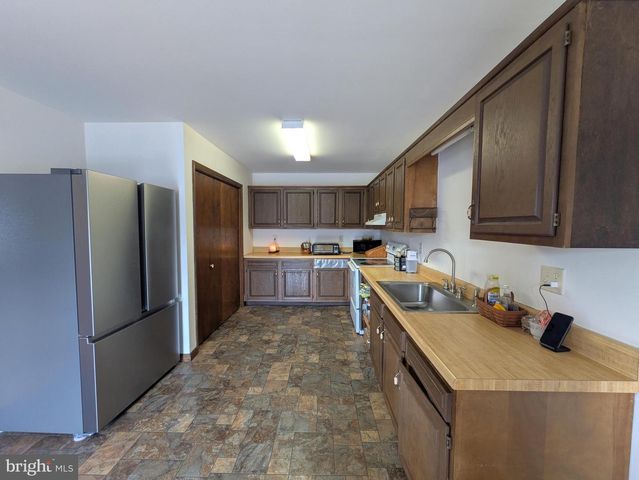 120 E LOCUST ST, Seaford, DE 19973