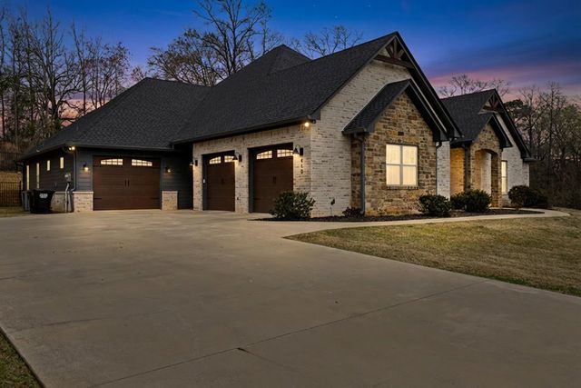 410 ITHACA DR., Longview, TX 75604