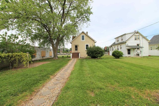 422 S Schuyler Avenue, Bradley, IL 60915