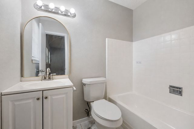 66 W Mountain Creek Drive, Grand Prairie, TX 75052
