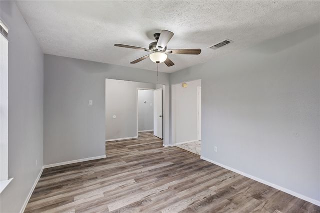 66 W Mountain Creek Drive, Grand Prairie, TX 75052