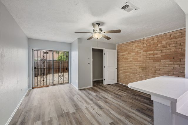 66 W Mountain Creek Drive, Grand Prairie, TX 75052