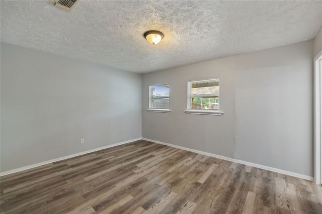 66 W Mountain Creek Drive, Grand Prairie, TX 75052