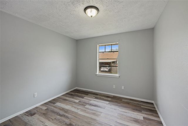 66 W Mountain Creek Drive, Grand Prairie, TX 75052