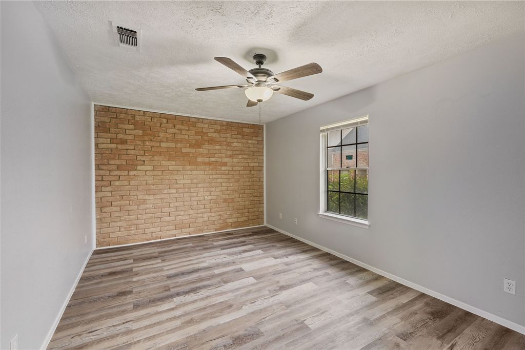 66 W Mountain Creek Drive, Grand Prairie, TX 75052 — photo 4