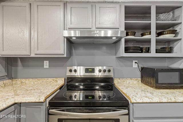 638 Carrie Circle, Strawberry Plains, TN 37871