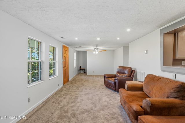 638 Carrie Circle, Strawberry Plains, TN 37871