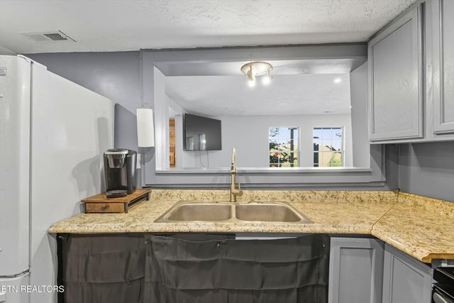 638 Carrie Circle, Strawberry Plains, TN 37871