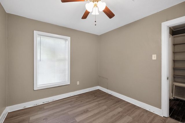 5200 W 28Th Street, Little Rock, AR 72204