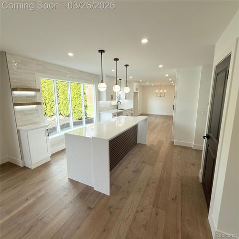 7275 Old Coach Trail, Washington Township, MI 48094