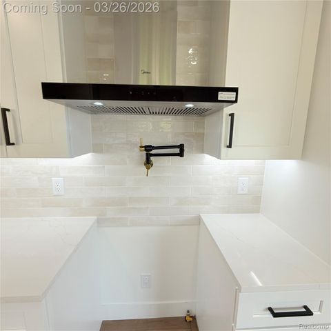 7275 Old Coach Trail, Washington Township, MI 48094