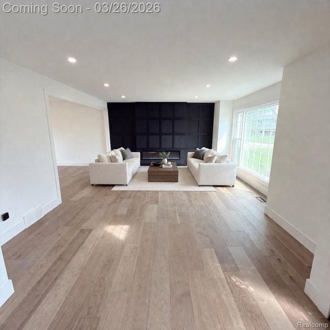 7275 Old Coach Trail, Washington Township, MI 48094