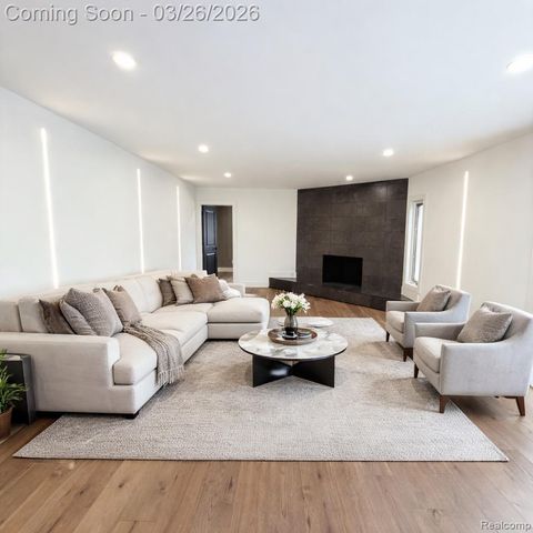 7275 Old Coach Trail, Washington Township, MI 48094