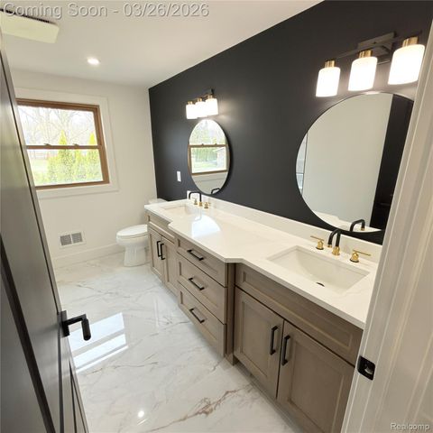 7275 Old Coach Trail, Washington Township, MI 48094